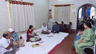 ଝାରସୁଗୁଡା: ବ୍ରଜରାଜନଗରର ଭାରପ୍ରାପ୍ତ ନଗରପାଳଙ୍କ ମାତୃବିୟୋଗ ପରେବାସଭବନ କୁ ଯାଇ ଶ୍ରଦ୍ଧାଞ୍ଜଳି ଅର୍ପଣ କଲେ ବ୍ରଜରାଜନଗର ର ପୁର୍ବତନ ବିଧାୟିକା