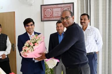 बिग ब्रेकिंग उत्तराखंड में SIR को लेकर के निर्वाचन आयोग एक्टिव मोड पर
विशेष गहन पुनरीक्षण अभियान (SIR) के ओरिएंटेशन कार्...