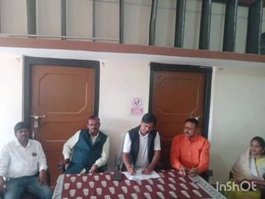 बैकुंठपुर: कूड़ेली मंडल में मन की बात कार्यक्रम सुनने के लिए सभी बूथों पर सामूहिक श्रवण की व्यापक तैयारी की गई