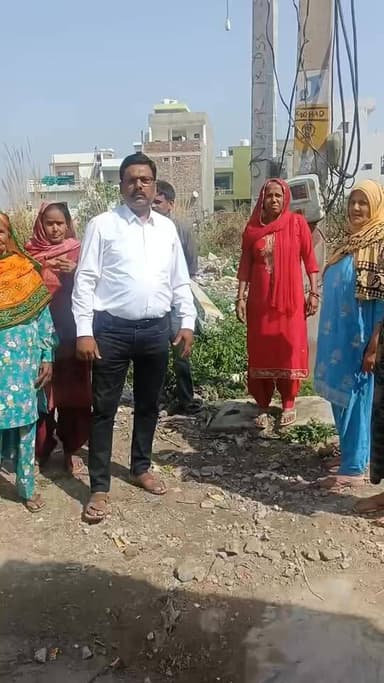 सैनीपुरा में बारिश के कारण आया खम्बे में करंट,मचा हड़कंप #rohtakmdu