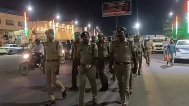 आगामी त्योहारों को लेकर मऊ में पुलिस का फ्लैग मार्च, एसपी ने लिया सुरक्षा व्यवस्था का जायजा
#MauPolice #FlagMarch #Secur...