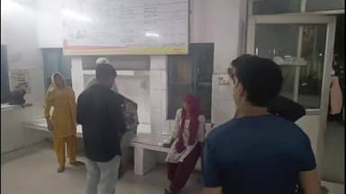 गजरौला हाईवे पर सड़क पर रही युवती को अज्ञात वाहन ने मारी टक्कर, हुई मौत, परिवार में मचा कोहराम
#Amroha #Gajraula #Dhanau...