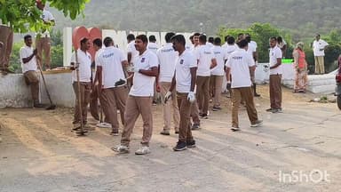 కొత్తగూడెం: పాల్వంచ 41 వ డివిజన్ లో KTPS TGSPF ఆధ్వర్యంలో నిర్వహించిన శ్రమదానం కార్యక్రమంలో పాల్గొన్న కొత్తగూడెం మేయర్ గణేష్