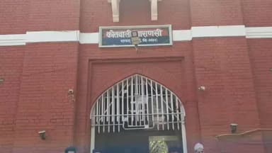 गंगा के बीच नाव पर सवार मुस्लिम युवकों ने खाई बिरयानी, शिकायत पर कोतवाली पुलिस ने किया गिरफ्तार