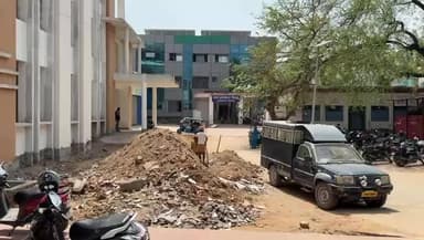 गोड्डा: डंगा गांव में तीन लोगों की मौत, पोस्टमार्टम के लिए शव सदर अस्पताल पहुंचे