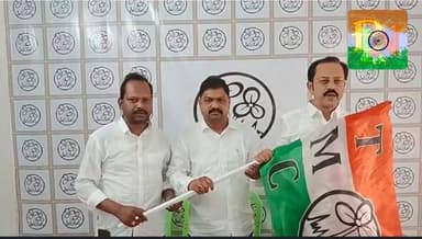 উত্তর বাঁকুড়ারবিশিষ্ট সমাজসেবী তথা DTOA সভাপতি গৌতম মিশ্র তৃণমূল কংগ্রেসে যোগ দিলেন। তার হাতে দলীয় পতাকা তুলে দিলেন বি...