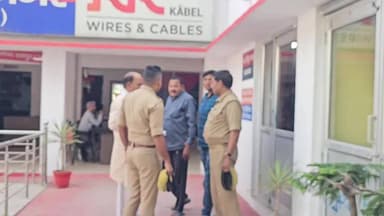 स्वार: कोतवाली में तैनात दरोगा को एंटी करप्शन टीम ने 10 हजार की रिश्वत लेते रंगे हाथों पकड़ा