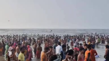 ବାଲେଶ୍ବର ସଦର: କଷାଫଳ ବାରୁଣୀ ଘାଟ ରେ ବୁଡ ପକାଇଲେ 5 ଲକ୍ଷ ରୁ ଉର୍ଧ୍ବ ଶ୍ରଦ୍ଧାଳୁ, ବାରୁଣୀ ସ୍ନାନ ପାଂଇ ଚଳଚଞ୍ଚଳ ହୋଇ ଉଠିଛି