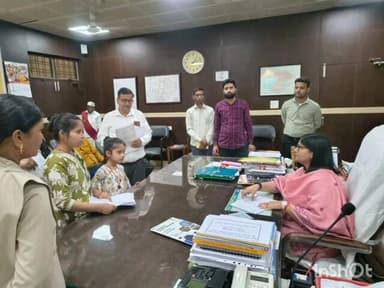 ग्वालियर गिर्द: संकल्प से समाधान अभियान: कलेक्टर रुचिका चौहान सख्त, आवेदनों के शत-प्रतिशत निपटान के निर्देश