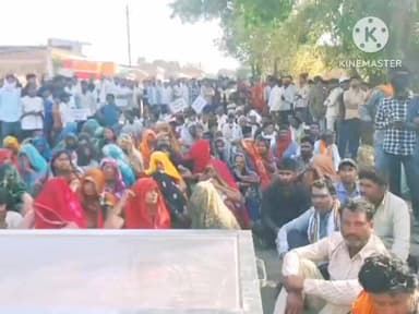 हरदुआ पटेल हत्याकांड में बवाल: शव रखकर चक्का जाम, परिजनों की चेतावनी—“न्याय नहीं तो अंतिम संस्कार नहीं”
#PannaNews #Shah...