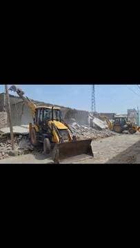 Badaun में HPCL के अफसरों की हत्या के आरोपी की 6 दुकानों पर चला Bulldozers, कार्रवाई का वीडियो वायरल
#Budaun #UttarPrade...