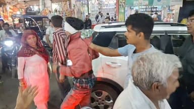 शीतला माता मंदिर से सामने खड़ी गाड़ी से चुरा रहा था फोन,भीड़ ने किया काबू-live #rohtakmdu #haryanapolice #RohtakPolice