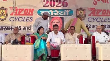 भोरे: कोरेया फील्ड में ऑल इंडिया मेमोरियल फुटबॉल टूर्नामेंट का अंतिम लीग मैच, कुशीनगर की टीम सेमीफाइनल में