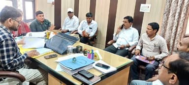 आज दिनांक 18/3/26 को सामुदायिक स्वास्थ्य केंद्र खैर के द्वारा बीडीओ साहब के साथ बैठक की गई।