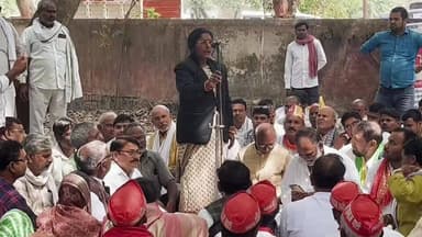 यूजीसी के समर्थन में जिला कलेक्ट्रेट मऊ में जोरदार धरना प्रदर्शन
#मऊ #UGC #धरना_प्रदर्शन #जिला_कलेक्ट्रेट #शिक्षा_आंदोलन...