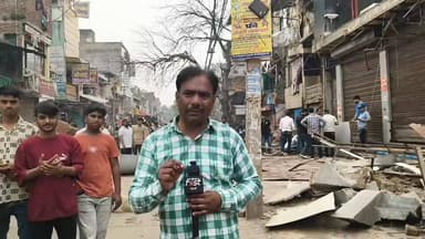 सुंदर नगरी मे बुलडोजर ने जमकर की तोड़ फोड़ शनि बाजार में मची अफरा तफरी पुलिस ने की कानून व्यवस्था सुनिश्चित का पार्ट 5