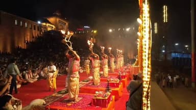 श्रीकाशी विश्वनाथ धाम ने नमो घाट के बाद #ललिता घाट ( गंगा द्वार) पर नवरात्र के पहले दिन शुरू कराया #गंगाआरती, पहले ही दि...
