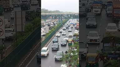 बारिश की वजह से दिल्ली गुरुग्राम हाईवे पर यातायात हुआ बाधित #Rain #Weatherupdate #Tarrfice #IMD