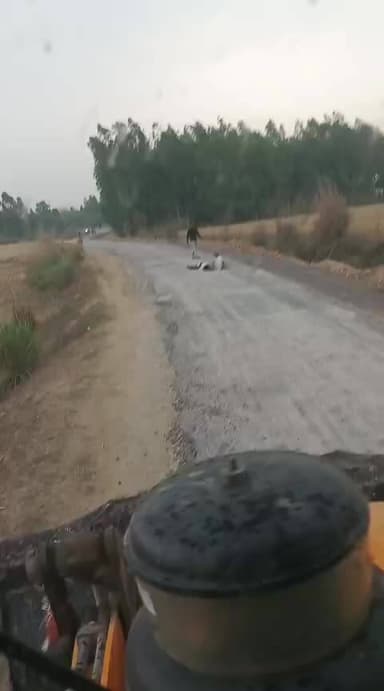 ब्रेकिंग न्यूज...
मंगतखेड़ा काथा मार्ग पर आकाशीय बिजली गिरने से एक युवक की मौत....#purwa#unnao#up