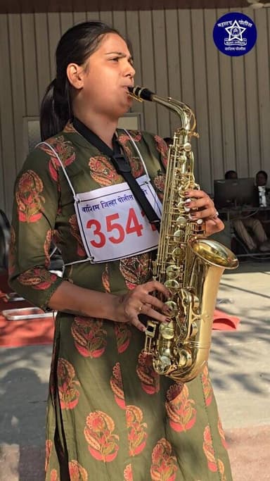 वाशिम पोलीस भरती प्रक्रियेत बँड्समन कौशल्य चाचणी उत्साह, शिस्त आणि जिद्दीच्या सुरात यशस्वीरित्या पार पडली. 🎺✨
सहभागी उमे...