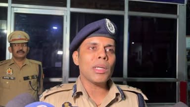 पुलिस महानिरीक्षक लखनऊ परिक्षेत्र लखनऊ किरण एस द्वारा दी गयी.....
#hindustankisham