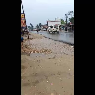 kumar bag me barish aane se undhi pani logo ko hue aane jane me dikkat