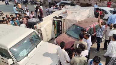 #परबसर-में किशनगढ़ रोड पर वसुंधरा गेट के सामने आज एक भीषण सड़क हादसा देखने को मिला, जहां एक डीजे वाहन और बोलेरो के बीच ज...