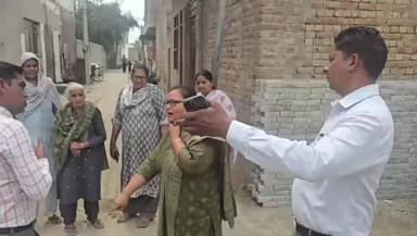 ਫਾਜ਼ਿਲਕਾ: ਪਾਰਸ਼ਦ ਪੂਜਾ ਲੂਥਰਾ ਸਚਦੇਵਾ ਨੇ ਕੀਤਾ ਵਾਰਡ ਨੰਬਰ 21 ਵਿੱਚ ਚੱਲ ਰਹੇ ਵਿਕਾਸ ਕਾਰਜਾਂ ਦਾ ਨਰੀਖਣ