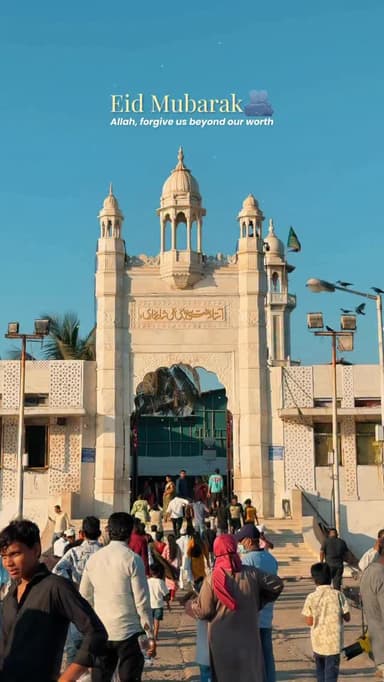 Eid Mubarak 🫂💫
#eidmubarak❤️ #mumbaikar #eidmubarak #eidulfitr #hajialidargah