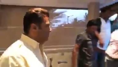 ईद का चांद-
लाखों-करोड़ों फैन्स के लिए सलमान खान ही उनका ईद का चांद है
#Eid #viralpost #SalmanKhan