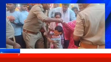 #विंध्याचल धाम में #भीड़ बढ़ने पर धाम प्रभारी कुछ इस तरह चौकन्ने नजर आए....