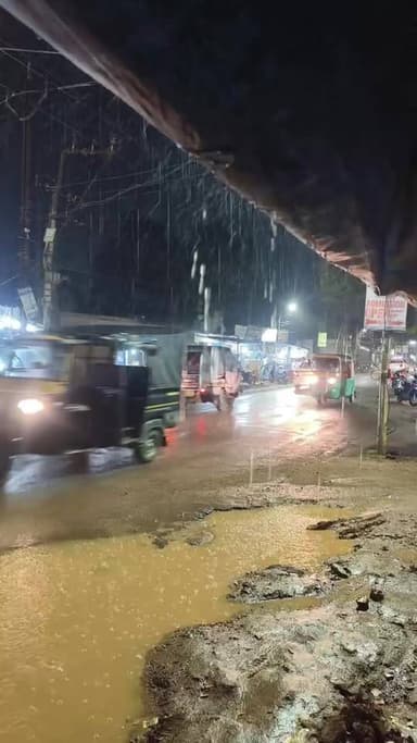 ବାରିପଦାରେ ପ୍ରବଳ ବର୍ଷା....ଭିଡିଓ କରିବାରୁ ସାଙ୍ଗ ରାଗିହେଲା....