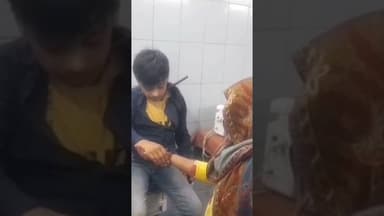 खेलते समय बच्चा गिरा पिलर पर सरिया हुई शरीर के आर पार #bulandshahr #ibpnews #muneesh