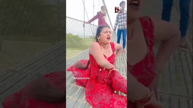 हवा के झोंके ने महिला के नीचे के दिखाई पुरी बदन 😱 #Shorts #BhojpuriShorts #ViralVideo #Suspense