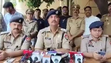 #मेरठ/#कानपुर-
मेट्रिमोनियल साइट पर अमीर महिला को फंसाने के लिए खुद को करोड़पति बताने वाला मेरठ का अंतिम सोनी गिरफ्तार हुआ,