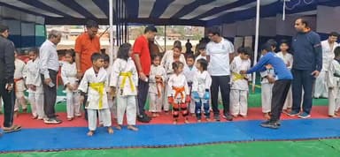 “बिहार दिवस पर खेल का उत्साह, युवाओं में जोश अपार ”
#BiharDiwas #KhelPratiyogita #Banka #YouthPower #SportsSpirit #Proud...