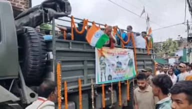 सबौर: देश की रक्षा करते हुए शहीद हुए वीर जवान नीरज कुमार का पार्थिव शरीर उनके गांव सबौर, मिर्जापुर लाया गया