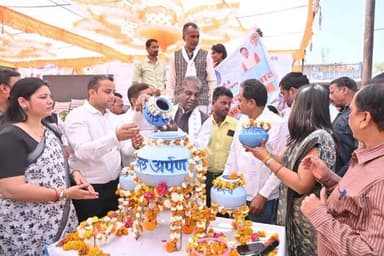 विश्व जल दिवस पर ग्राम हरदौट में सुजल ग्राम संवाद का आयोजन
केंद्रीय मंत्री वीसी के माध्यम से हुए शामिल, विधायक डॉ चौधरी ...