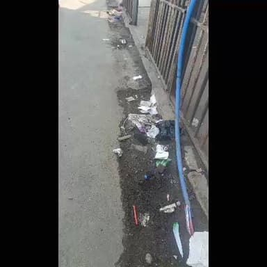 नगर निगम नाम पर जो सफाई चलती है और जो इसका देख रेख कर ता है ,,,उसका कहना है कि पैसा देगा तो सफाई होगा,,वैसे नहीं होगा,##