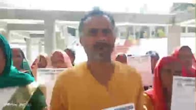 नौगढ़: भीमापार में मार्ग संबंधी समस्या को लेकर लोगों ने DM को दिया ज्ञापन, मीडिया को दिया बयान