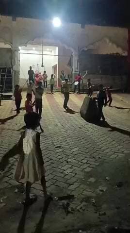 topchanchi:- रामनवमी में को लेकर के बच्चों में दिखी उत्साह लाठी डांटे का प्रेक्टिस करते हुए बच्चों की टोली।