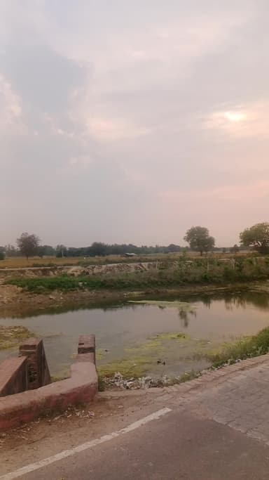 jila Raebareli Thana kiro block Lalganj gaon ekauni pipla Chauraha