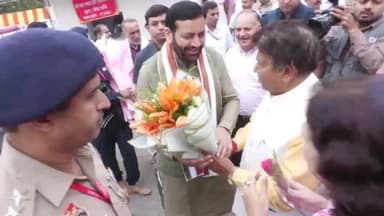 Haryana ke mukhymantri nave Singh Saini Mansa Devi per mattha tekane Gaya