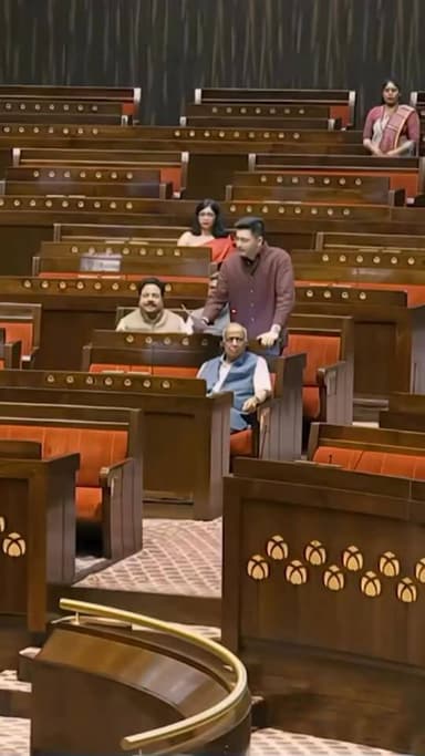 पार्टी कोई भी वो, नायक/नेता वो होता है जो आम मानवी /अपनी प्रजा के मर्म / दर्द को समझें, ...
केवल डींगे हांकने वालों को ...