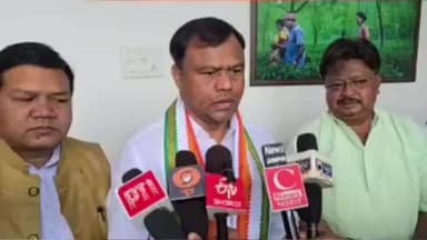 जशपुर: जशपुर में दीपक बैज ने भाजपा सरकार पर किया तीखा हमला, कहा- छत्तीसगढ़ ‘धान का कटोरा’ से ‘नशे का कटोरा’ बन गया