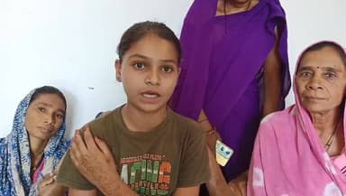 #बड़वानी जिले के पाटी विकासखंड अंतर्गत ग्राम देरवालिया की छात्रा कु.पूर्वा वास्कले ने सर्वाइकल कैंसर से बचाव के लिए HPV ट...