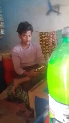 इस दुकान पर मैंने ठंडा लिया जो 50 वाला था वह 55 का दे रहा मैंने कनसियुफरम में सिकायत 8948208 नम्बर है