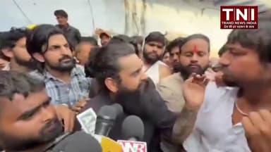 Mathura- उत्तर प्रदेश के अंदर एक संत की चिता जल रही है: दक्ष चौधरी।
Trand News India
#uppolice #mathurapolice