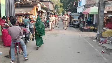 #रामनवमी_पर्व_2026 को शांतिपूर्ण माहौल में सम्पन्न कराने हेतु सक्रिय कटिहार पुलिस...
आज दिनांक 23.03.26 को #सुधानी थाना क्षेत्र अंतर्गत विधि-व्यवस्था संधारण हेतु कटिहार_पुलिस द्वारा फ्लैग मार्च निकाला गया ।