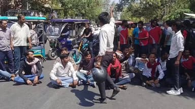 लाडपुरा: कोटा में फाइबर बॉक्स लगाते समय करंट से एयरटेल कर्मचारी की मौत, मुआवजे की मांग पर परिजनों ने लगाया जाम, जांच जारी